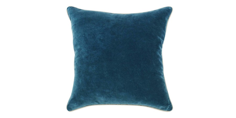 Bedding Bassett | Heirloom Velvet Square Pillow