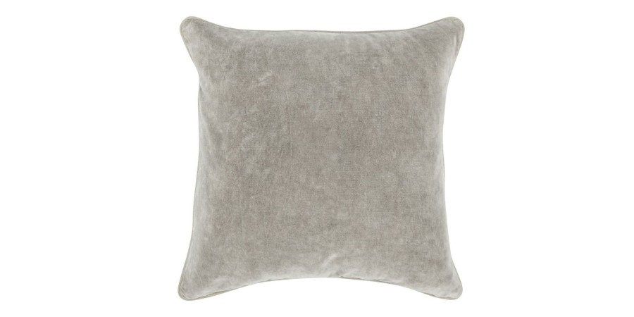 Bedding Bassett | Heirloom Velvet Square Pillow